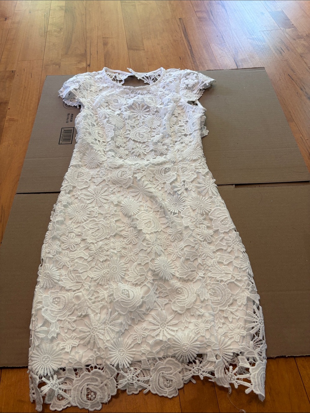 Lulu's White Floral Lace Cocktail Dress